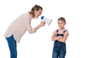 Γονείς: 3 τρόποι για να βάλετε όρια στο παιδί αποφεύγοντας την τιμωρία
